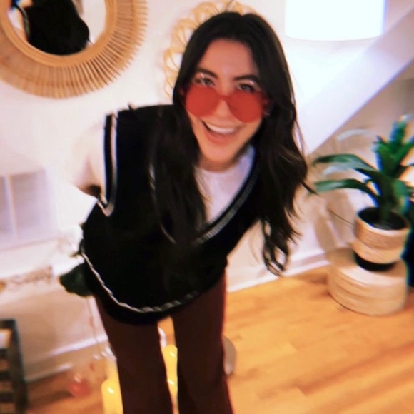 Meet your Posher, Jean - Picture 1 of 1